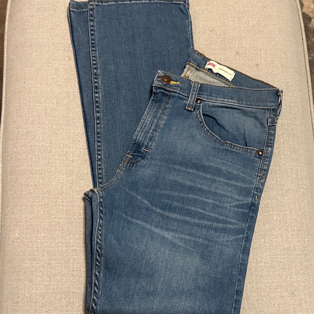 Wrangler Men's Blue Straight Jeans